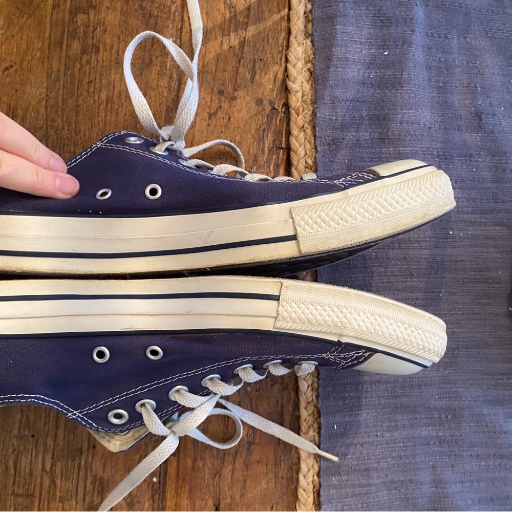 ConverseChuck Taylor Low Tops.  Navy Men’s 11 Womens 13‎ - Picture 4 of 8